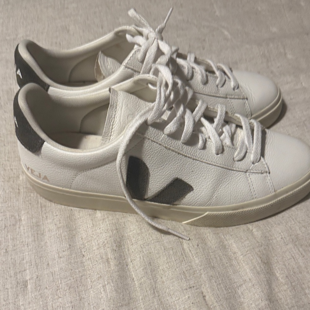 Veja women White Sneakers with suede olive accent